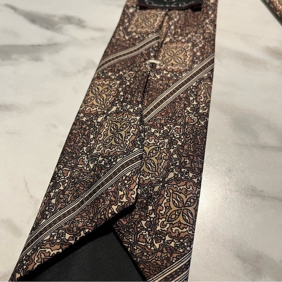 Oscar de la Renta Tie - Picture 4 of 5